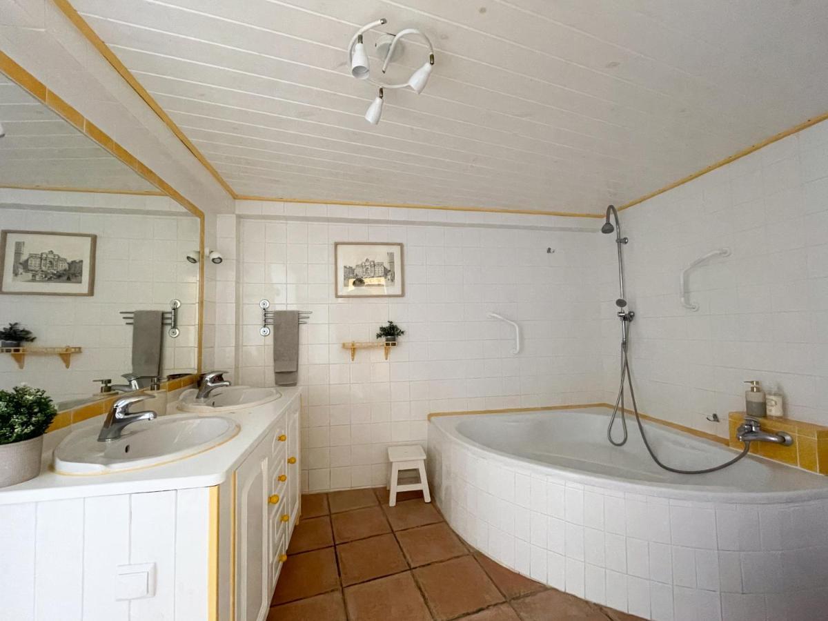 Charming Countryside Home With Fireplace & Patio 알쿠팀 외부 사진